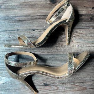 Gold Heels Size 9W